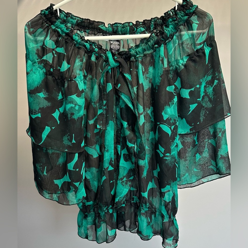 APOSTROPHE size MEDIUM Elegant Sheer Black and Green Top.